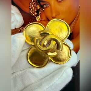 24K gold plated CHANEL vintage clover CC brooch